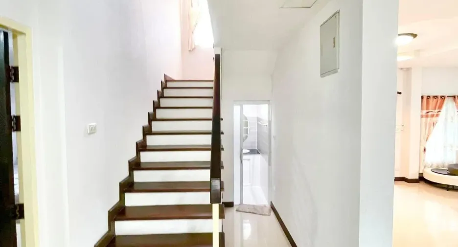 For rent 4 bedrooms house in Doi Saket, Chiang Mai