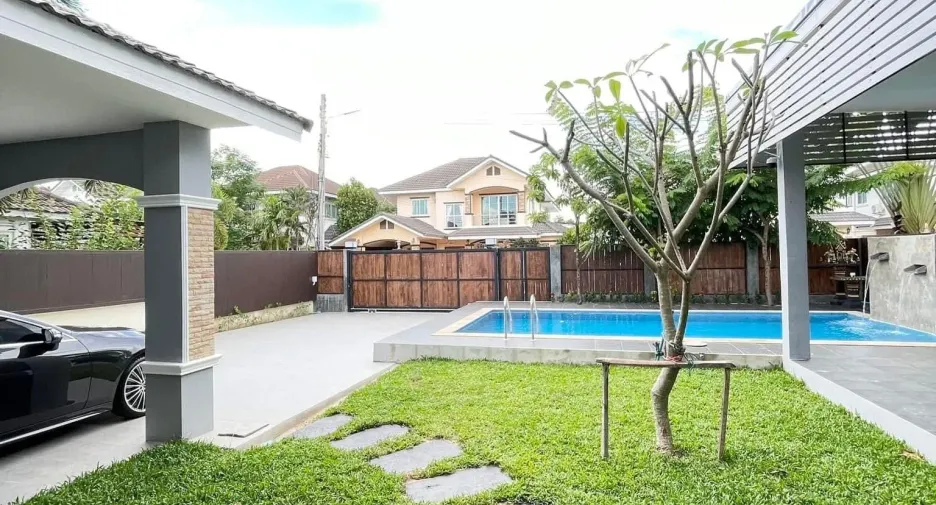 For rent 4 bedrooms house in Doi Saket, Chiang Mai
