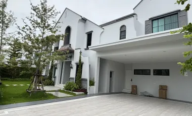 Casa en alquiler de 4 habitaciones en Bang Phli, Samut Prakan