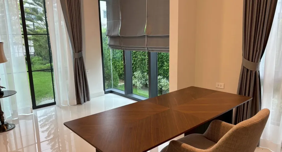 For rent 4 bedrooms house in Bang Phli, Samut Prakan