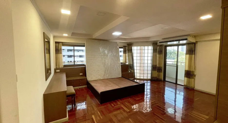 À louer 3 chambres appartement à Watthana, Bangkok