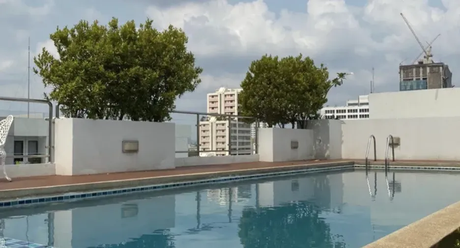 For rent 2 bedrooms condo in Phaya Thai, Bangkok