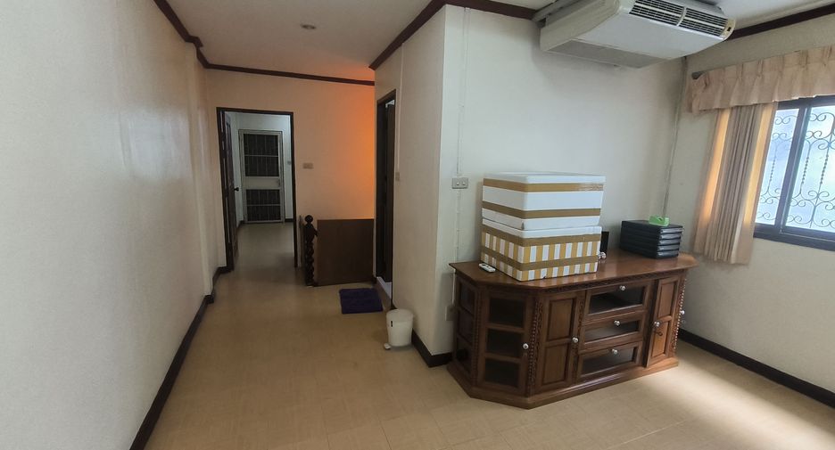 For sale 2 bedrooms townhouse in Rat Burana, Bangkok