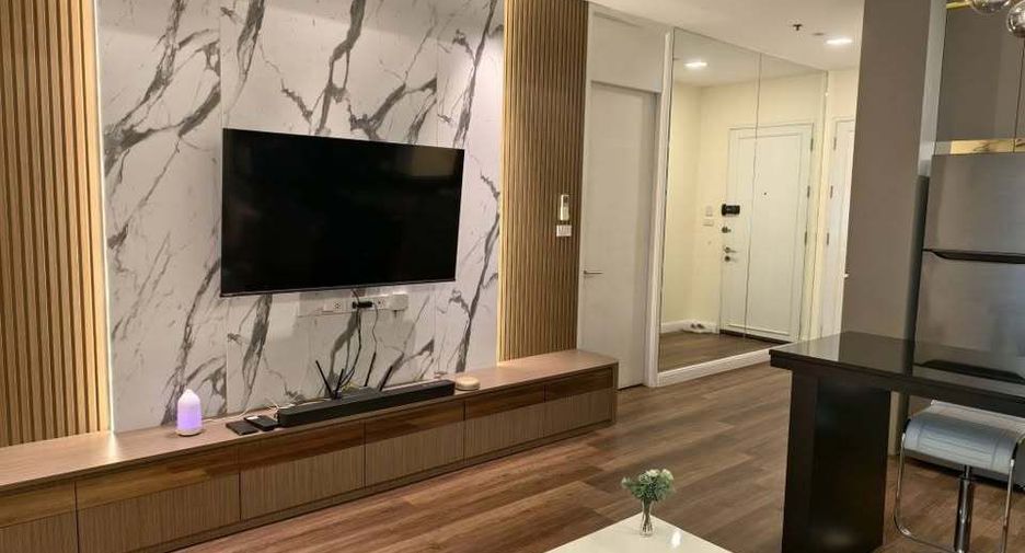 For rent 2 bedrooms condo in Khlong Toei, Bangkok