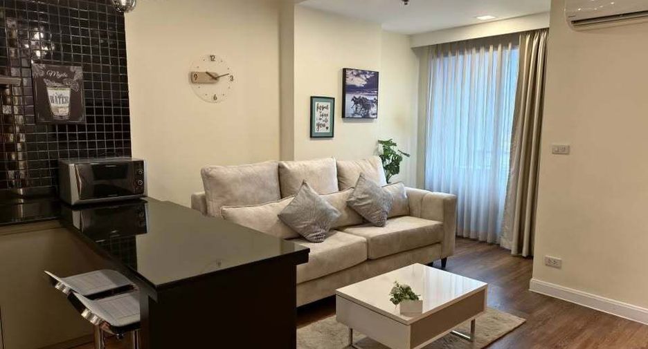 For rent 2 bedrooms condo in Khlong Toei, Bangkok