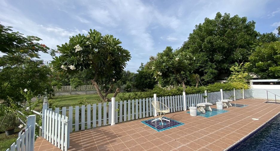 For sale 3 bedrooms house in Cha Am, Phetchaburi