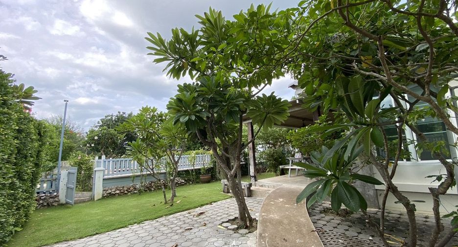 For sale 3 bedrooms house in Cha Am, Phetchaburi