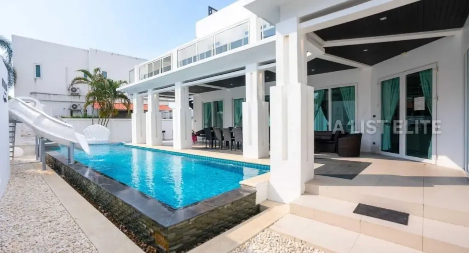 Haus zur Miete mit 5 Zimmer in Bang Lamung, Chonburi