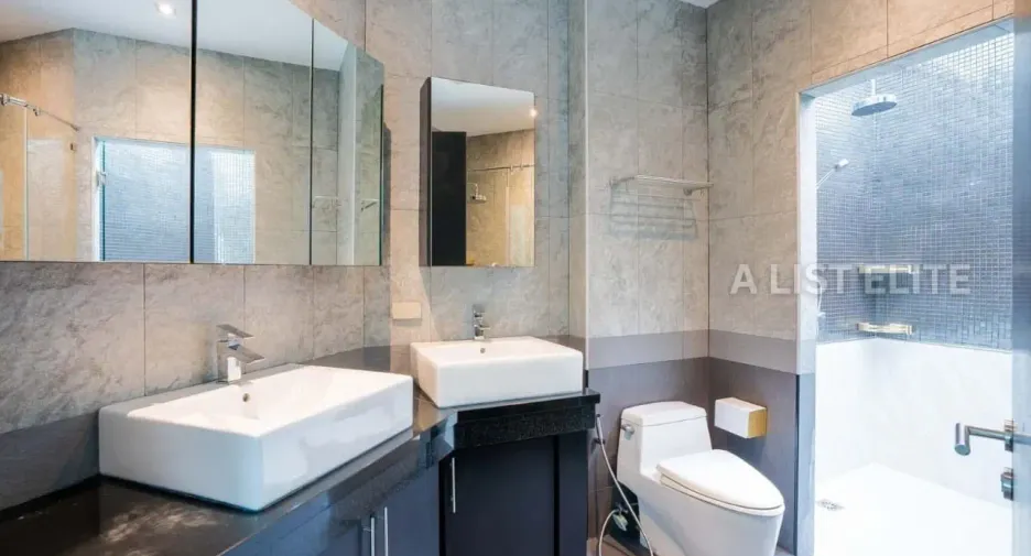 Haus zur Miete mit 5 Zimmer in Bang Lamung, Chonburi