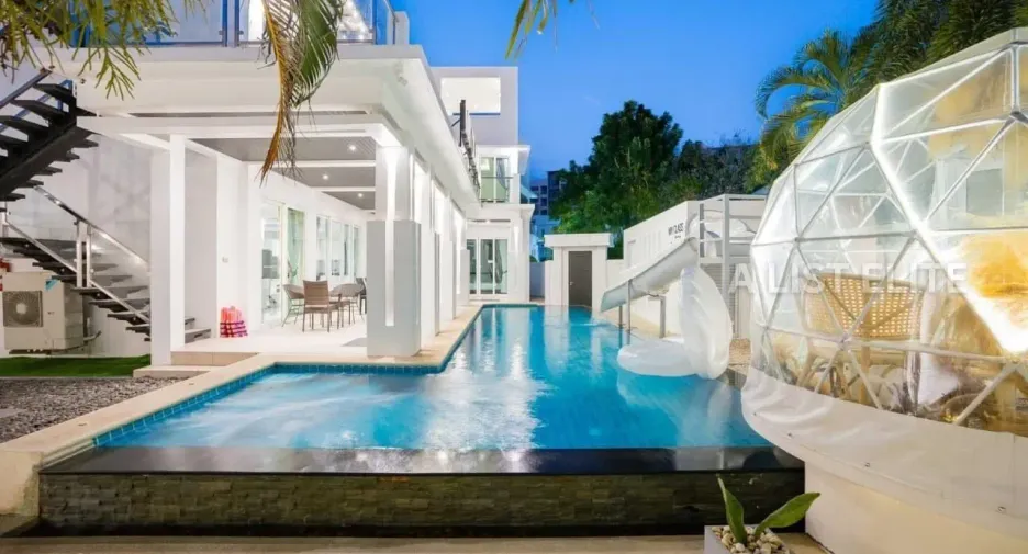 Haus zur Miete mit 5 Zimmer in Bang Lamung, Chonburi