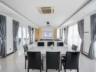 Haus zur Miete mit 5 Zimmer in Bang Lamung, Chonburi