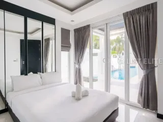 Haus zur Miete mit 5 Zimmer in Bang Lamung, Chonburi