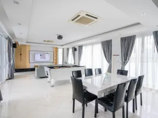 Haus zur Miete mit 5 Zimmer in Bang Lamung, Chonburi