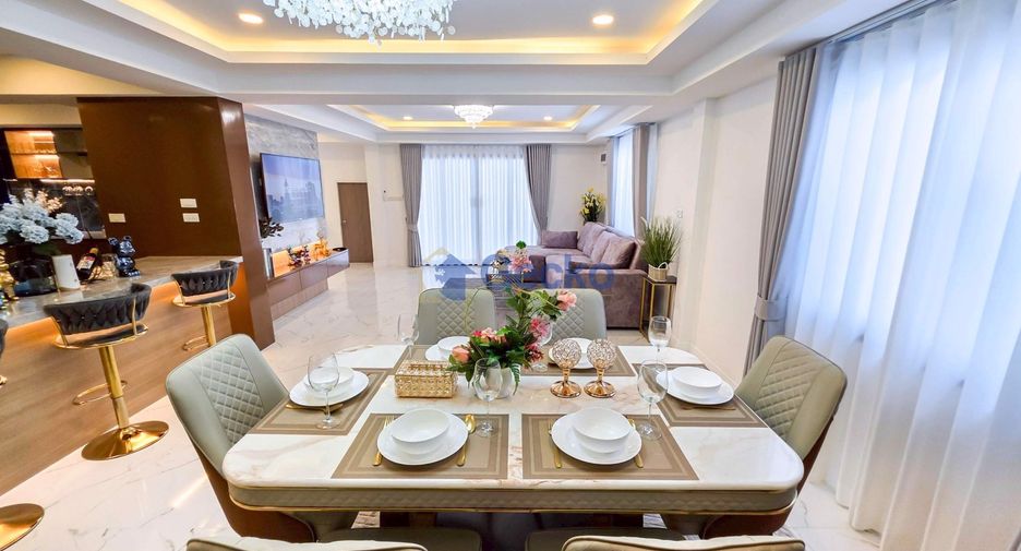 Casa en venta de 5 habitaciones en Bang Lamung, Chonburi