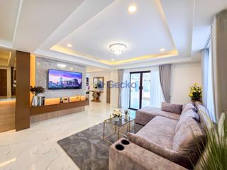 For sale 5 bedrooms house in Bang Lamung, Chonburi