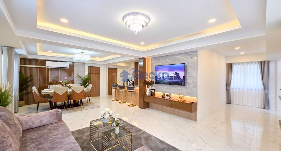 Casa en venta de 5 habitaciones en Bang Lamung, Chonburi