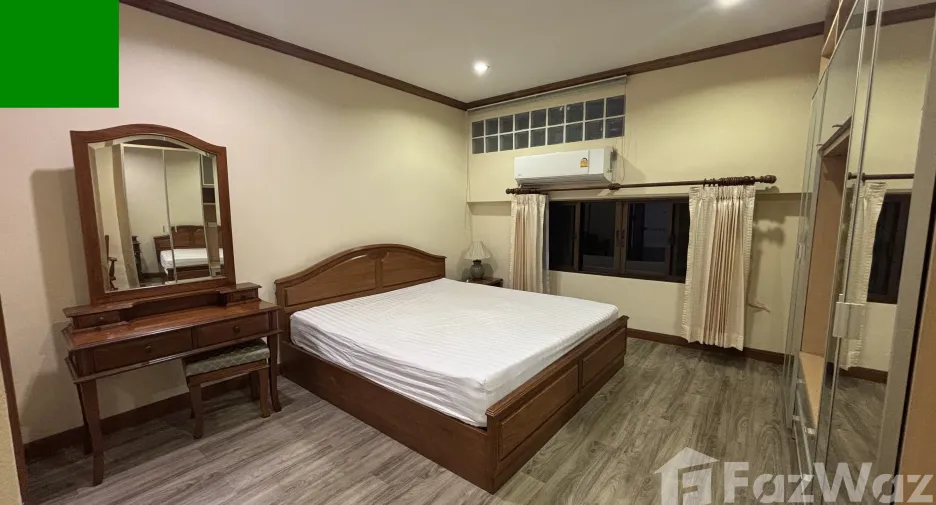 For rent 3 bedrooms apartment in Watthana, Bangkok