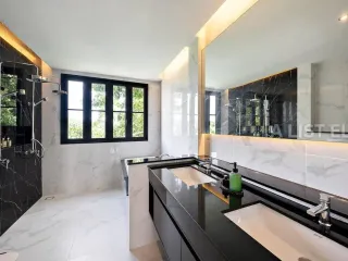 À louer 5 chambres maison à Bang Lamung, Chonburi