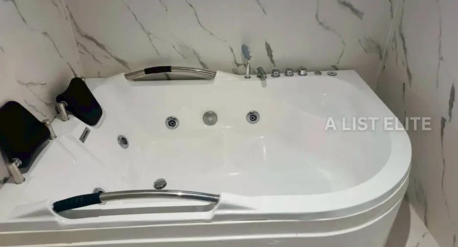 Casa en alquiler de 7 habitaciones en Bang Lamung, Chonburi