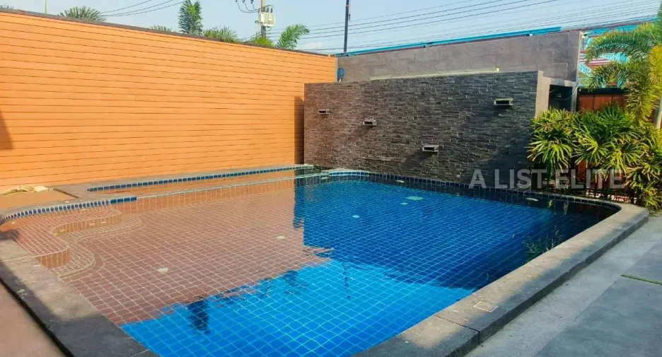 Casa en alquiler de 7 habitaciones en Bang Lamung, Chonburi