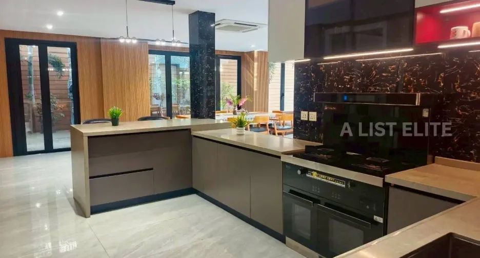 Casa en alquiler de 7 habitaciones en Bang Lamung, Chonburi