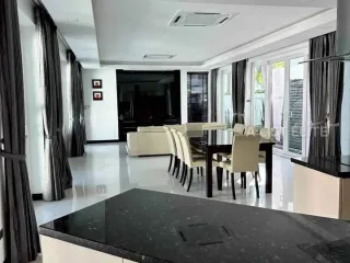 À louer 4 chambres maison à Bang Lamung, Chonburi