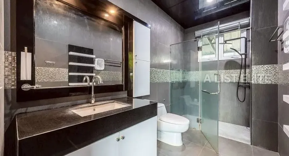 Casa en venta de 4 habitaciones en Sattahip, Chonburi