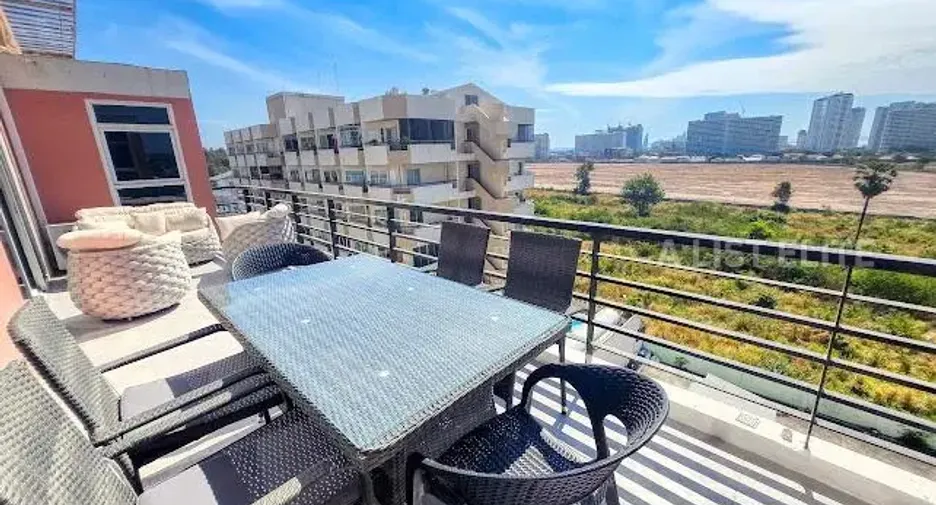 Condo en alquiler de 3 habitaciones en Bang Lamung, Chonburi