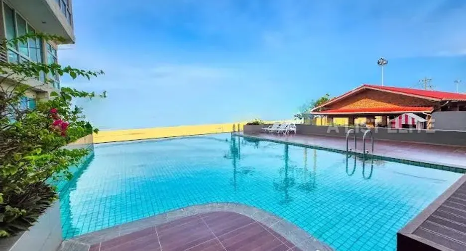 For rent 2 bedrooms condo 