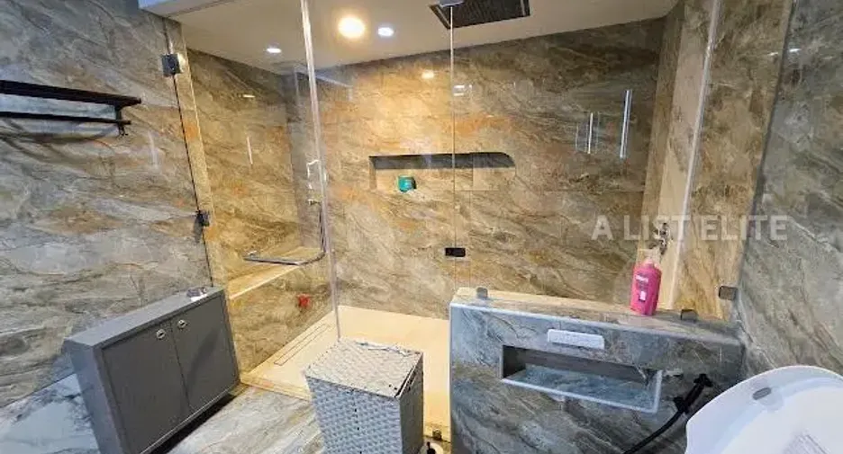 For rent 2 bedrooms condo 