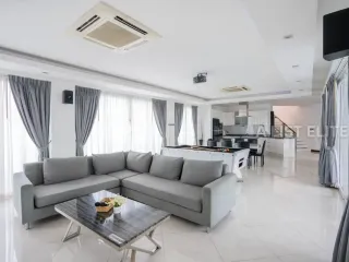 For Rent 5 Bedroom House In Bang Lamung, Chonburi