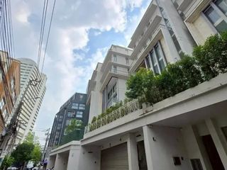 Reihenhaus zur Miete mit 4 Zimmer in Watthana, Bangkok