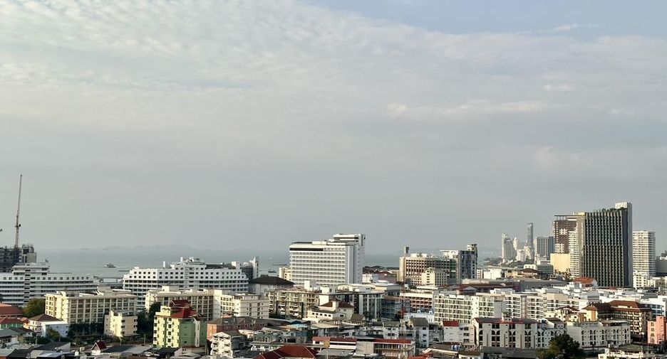 For sale 2 ベッドルーム condo in Bang Lamung, Chonburi
