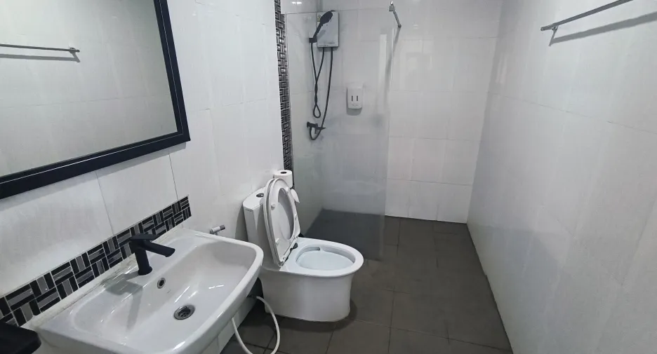 Casa en venta de 8 habitaciones en Thalang, Phuket