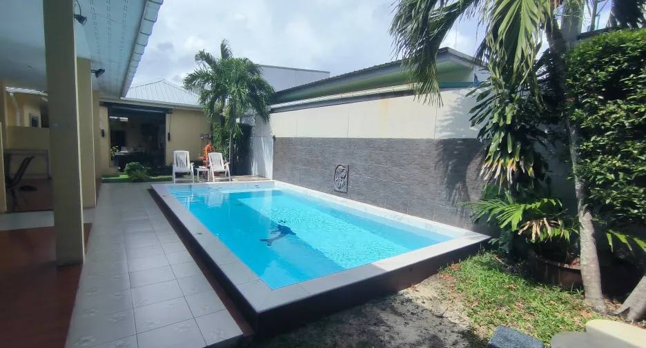 Casa en venta de 8 habitaciones en Thalang, Phuket