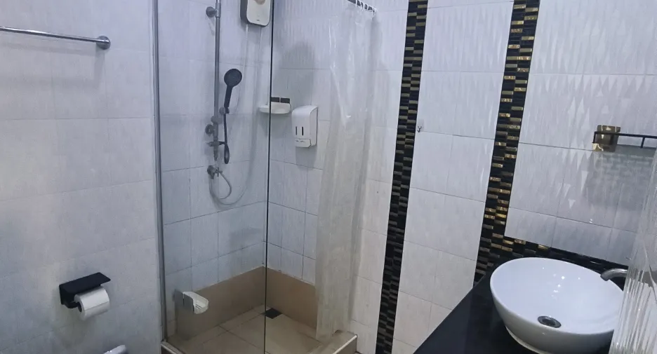 Casa en venta de 8 habitaciones en Thalang, Phuket