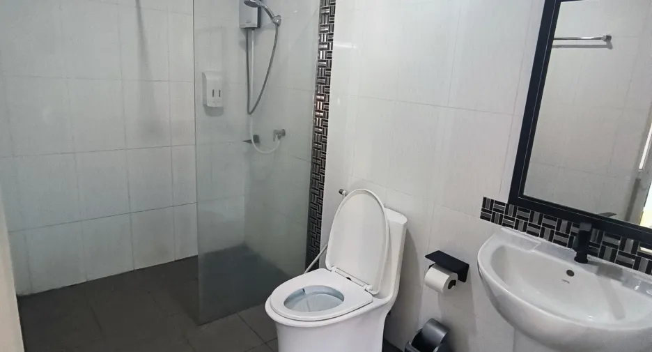 Casa en venta de 8 habitaciones en Thalang, Phuket