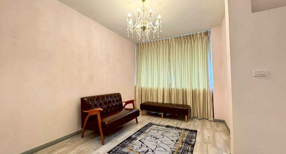 Haus zum Kauf mit 5 Zimmer in Bang Lamung, Chonburi