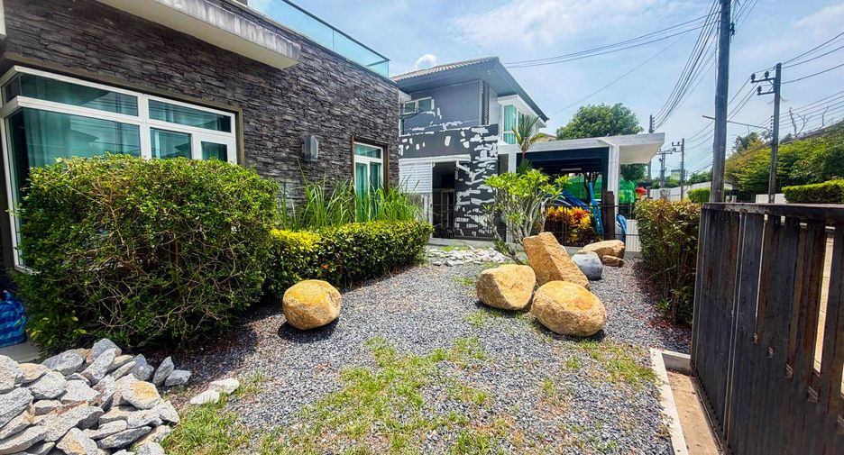 For rent 4 bedrooms house in Mueang Phuket, Phuket