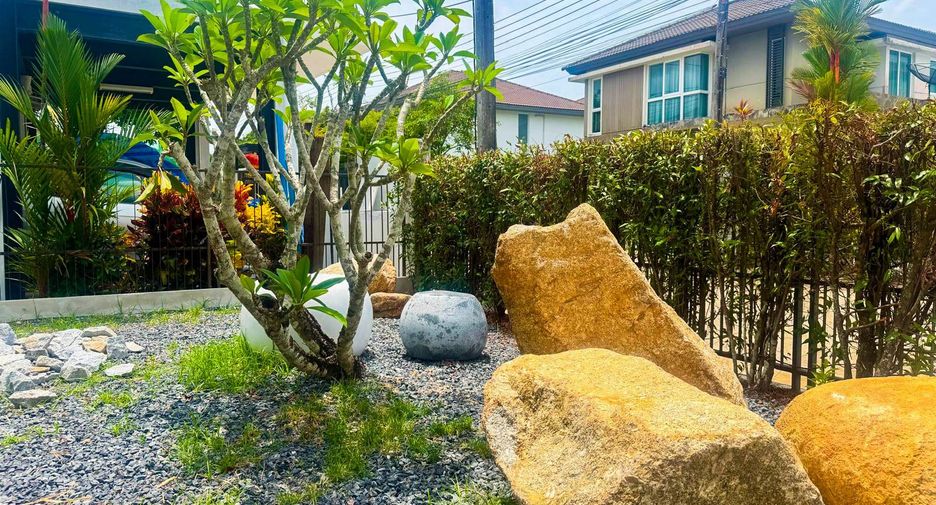 For rent 4 bedrooms house in Mueang Phuket, Phuket