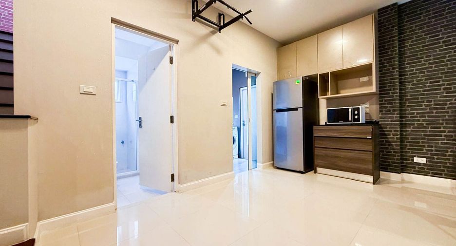 For rent 4 bedrooms house in Mueang Phuket, Phuket