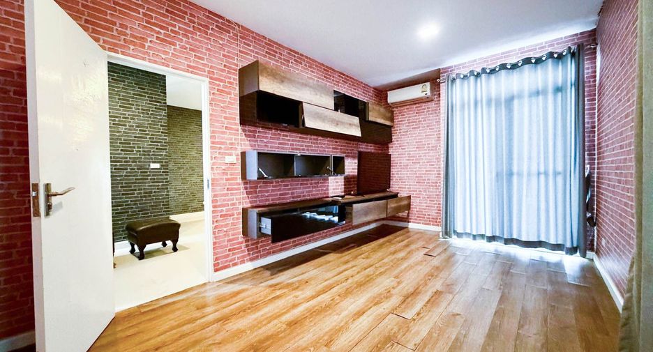 For rent 4 bedrooms house in Mueang Phuket, Phuket