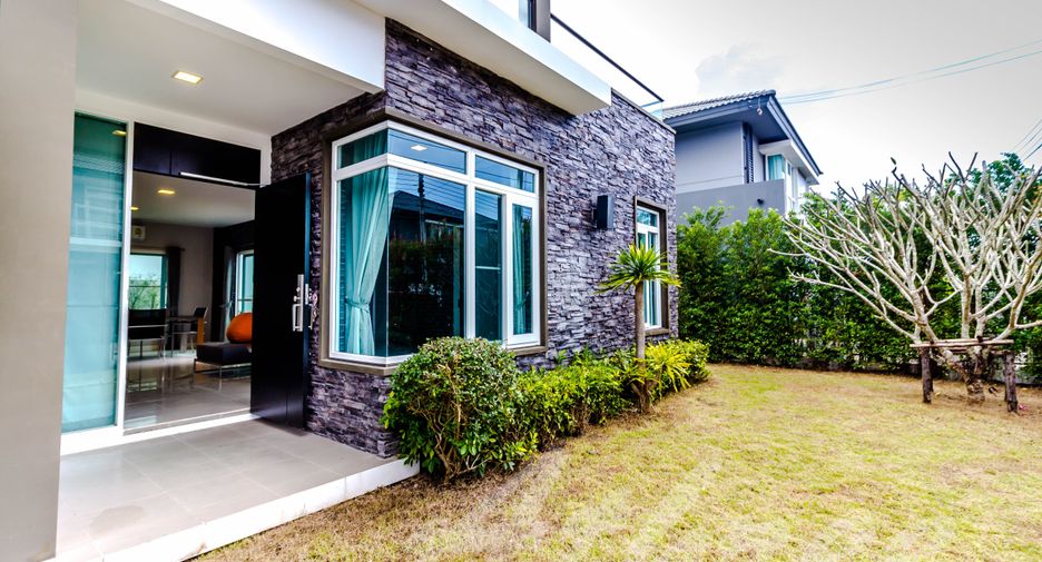 For rent 4 bedrooms house in Mueang Phuket, Phuket