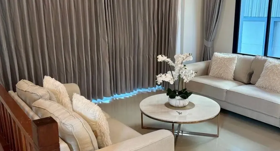 Villa zum Kauf und zur Miete mit 5 Zimmer in Mueang Phuket, Phuket