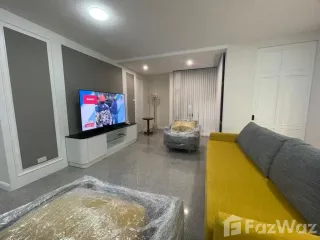 For rent 3 bedrooms condo in Pathum Wan, Bangkok