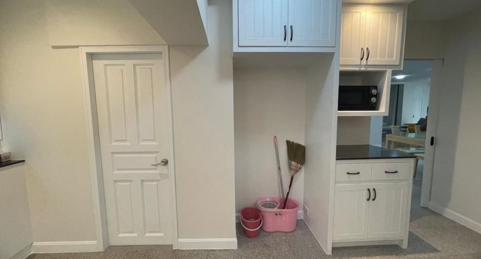 Wohnung zur Miete mit 3 Zimmer in Pathum Wan, Bangkok