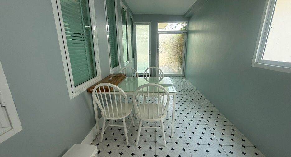 For rent 4 bedrooms villa in Hua Hin, Prachuap Khiri Khan