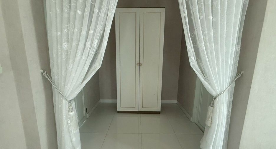For rent 4 bedrooms villa in Hua Hin, Prachuap Khiri Khan