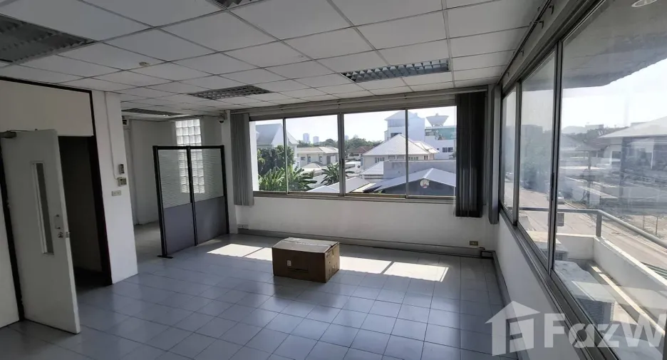 For sale 5 bedrooms townhouse in Prawet, Bangkok