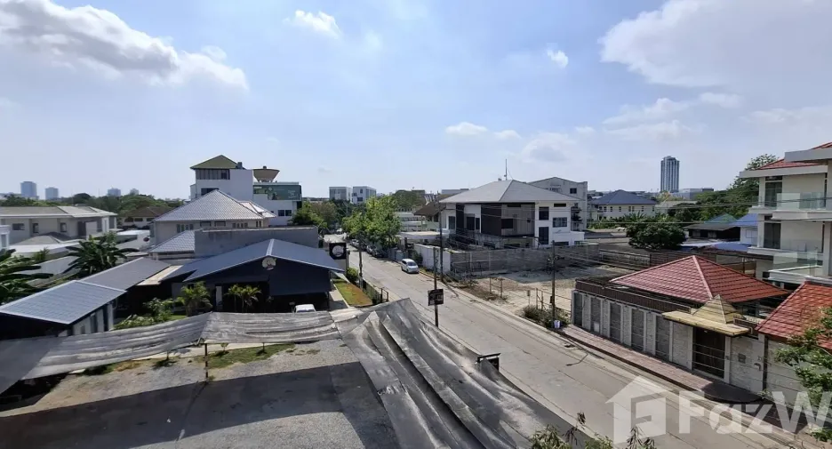 For sale 5 bedrooms townhouse in Prawet, Bangkok